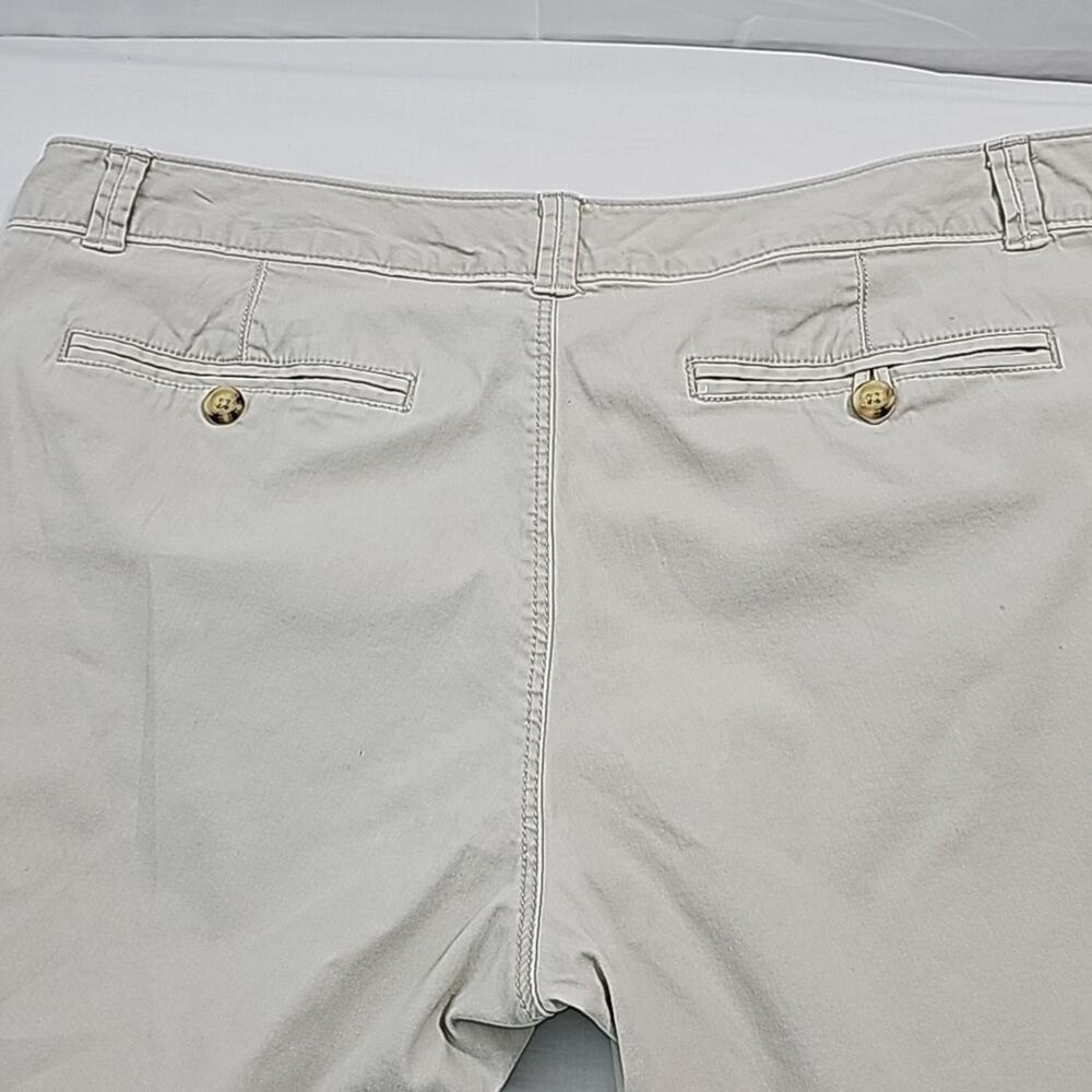 Womens Sz 14 Kacki Shorts Modest Neutral Pockets Casual Classic Dockers - Picture 7 of 11